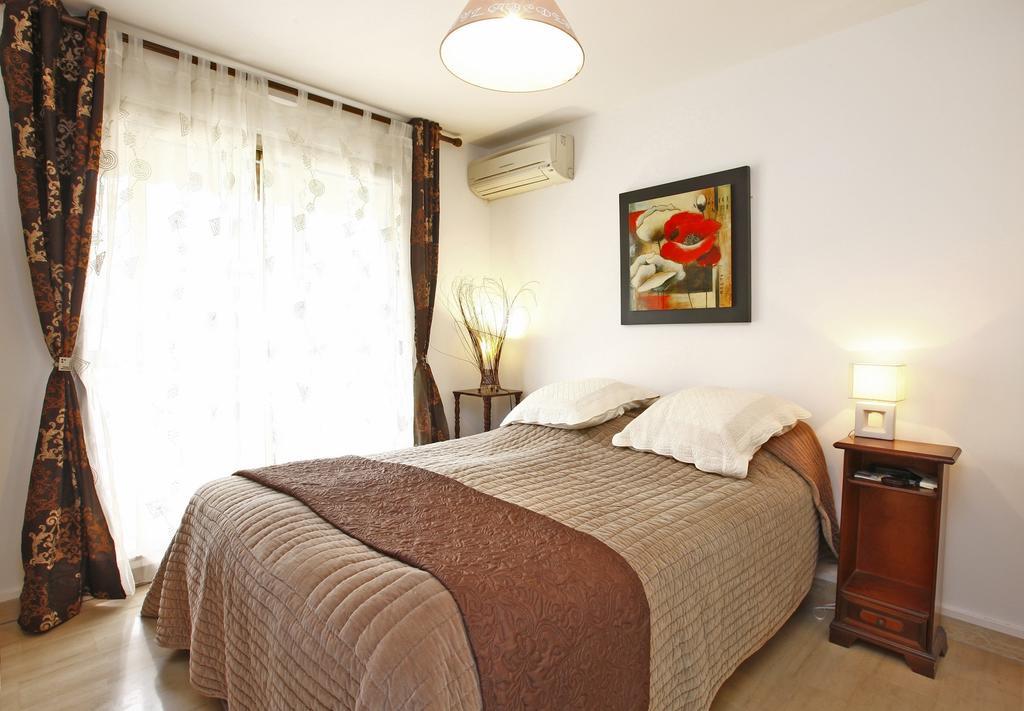 Appartement 6 Personnes Avec Terrasse Le Port Νίκαια Δωμάτιο φωτογραφία