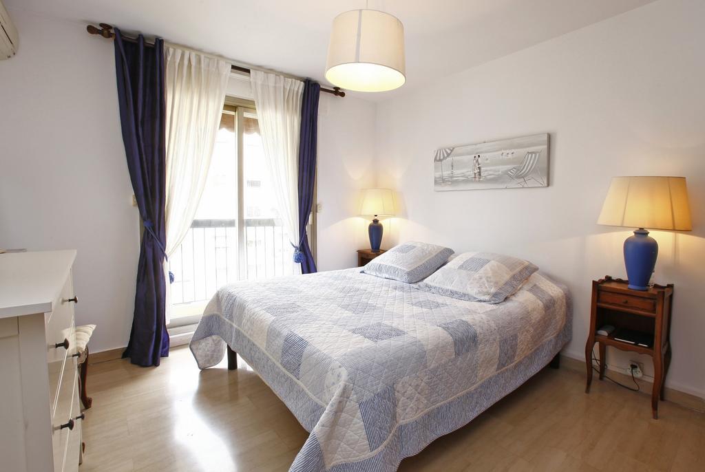 Appartement 6 Personnes Avec Terrasse Le Port Νίκαια Δωμάτιο φωτογραφία