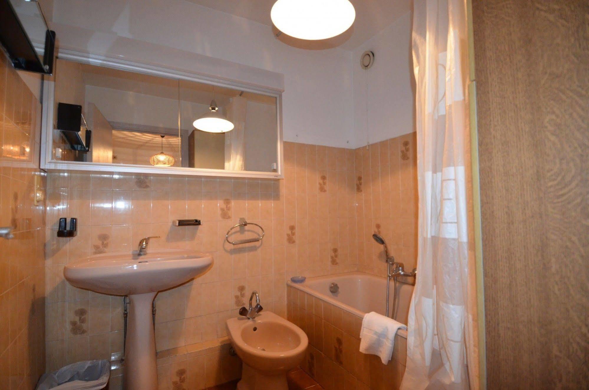 Appartement 6 Personnes Avec Terrasse Le Port Νίκαια Εξωτερικό φωτογραφία