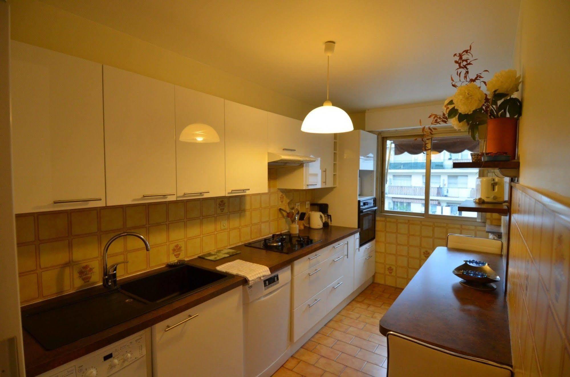 Appartement 6 Personnes Avec Terrasse Le Port Νίκαια Εξωτερικό φωτογραφία
